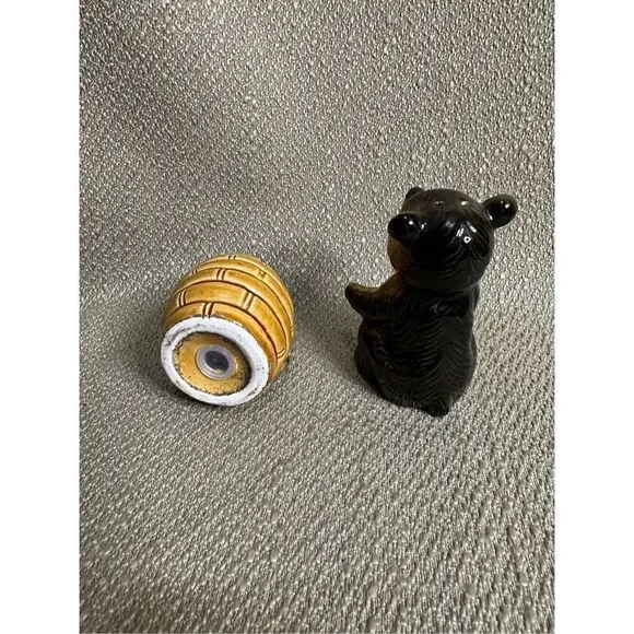 Vintage Japan Salt and Pepper Shakers Bear Beehive Brown Honey Pot Bees Ceramic - Picture 7 of 10